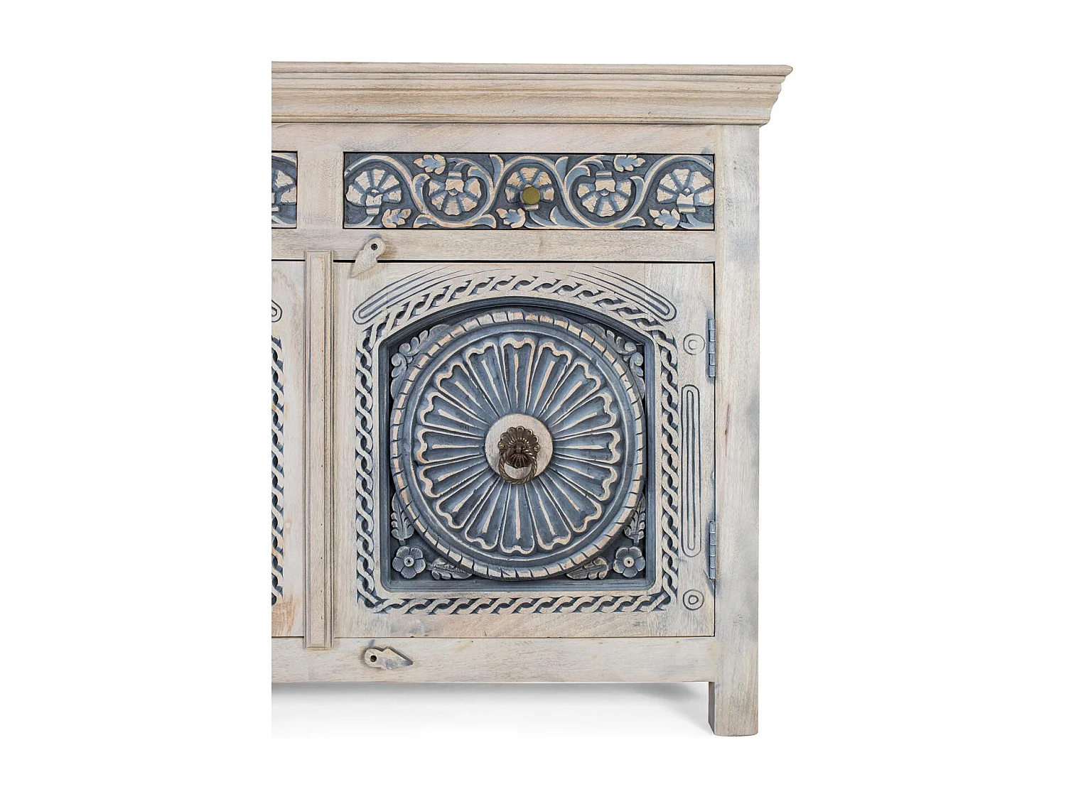 Buffet in massief Manguier-bos met drie shots en drie ports