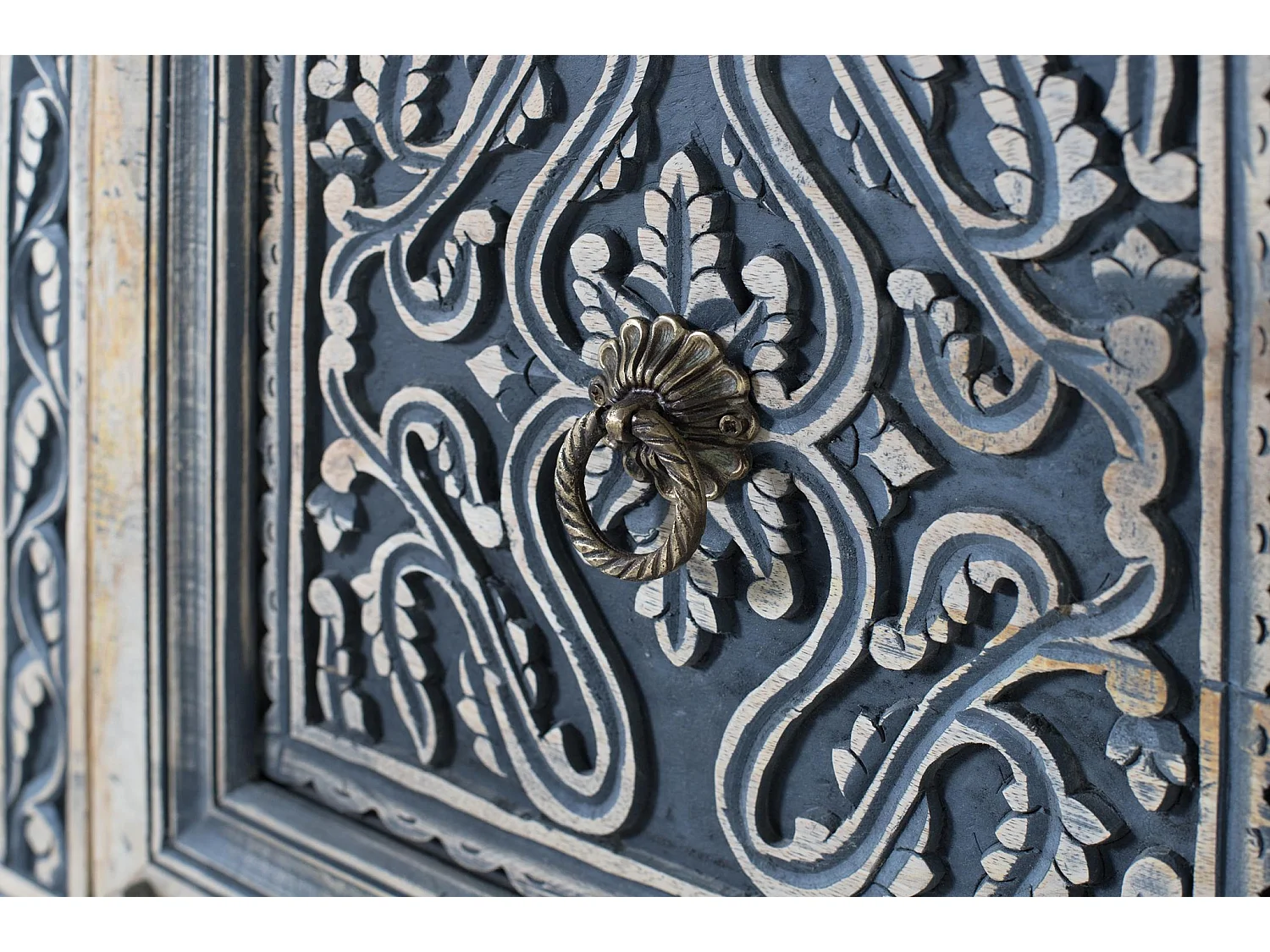 Aparador em madeira de mangueira, estilo colonial étnico, entalhado - 96x190x44