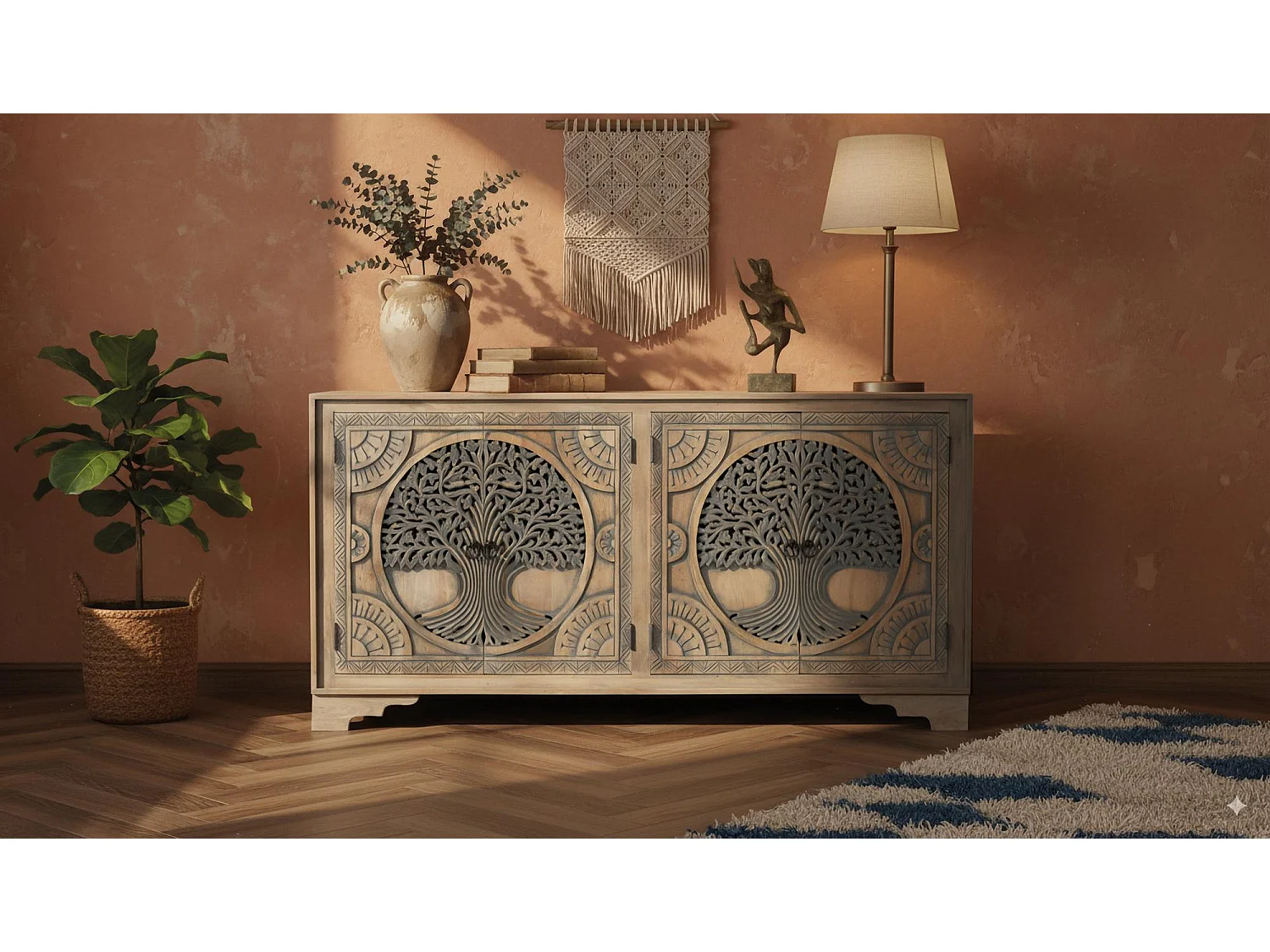 Buffet en bois de manguier avec quatre portes décorées et finition naturelle