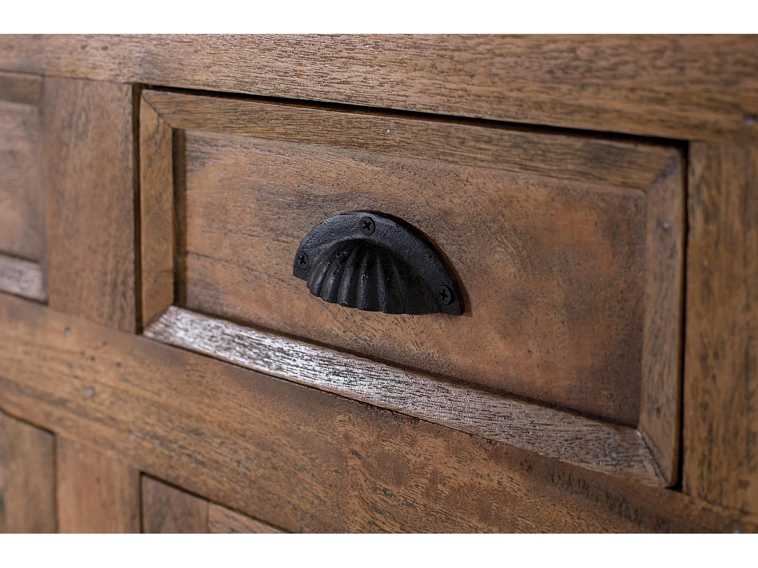 Grand buffet en bois de manguier avec portes sculptées à la main