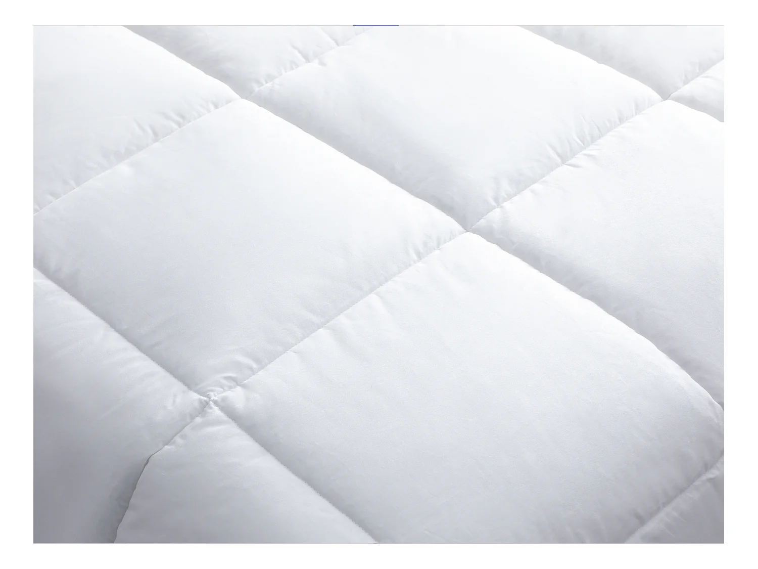 Pakke med tempereret mide-fri dyne 240 x 260 cm + 2 puder 65 x 65 cm - Satinbetræk - Hvid med blå piping - PRESTIGIA fra Palacio