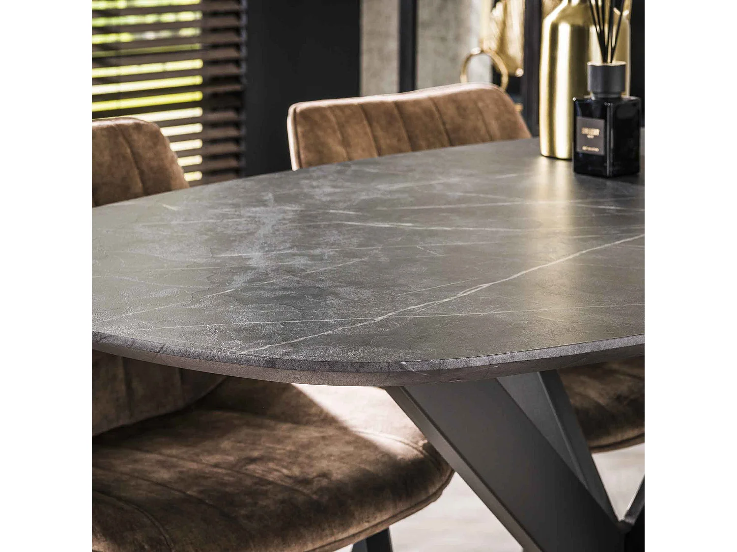 Table de bar ovale danoise à structure croisée - 3D noir marron