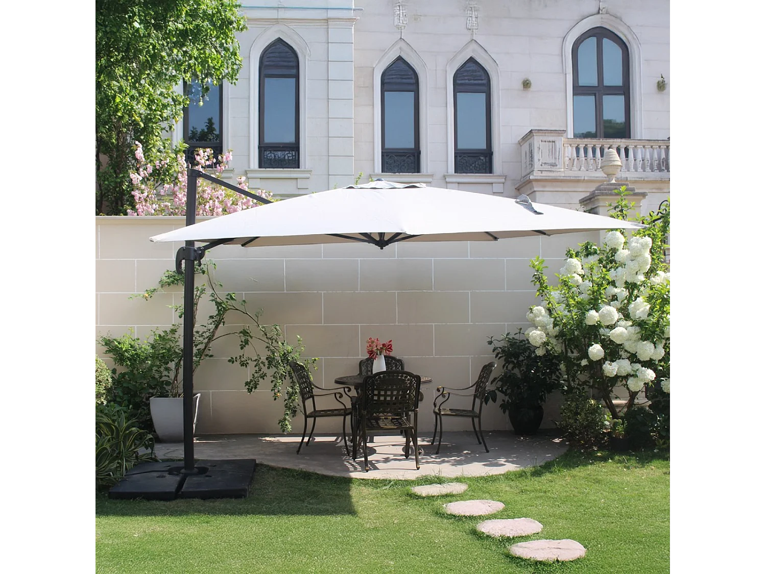 Verrijdbare parasol PALATINO ecru 3x3m met 4 tegels voor contragewicht