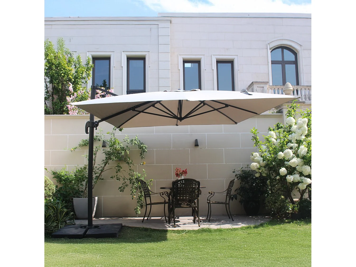 Ensemble parasol  écru 3x3m et 4 dalles à lester PALATINO