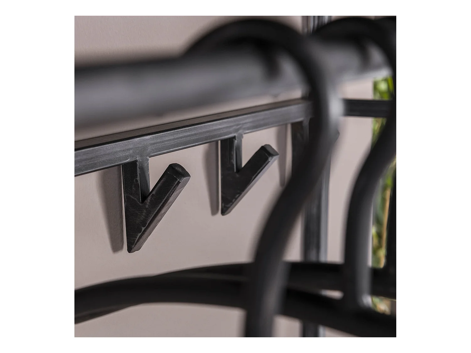 Garderobenständer Yucon High - 12 Haken - Hutablage - Massives Akazienholz - 100x30x80