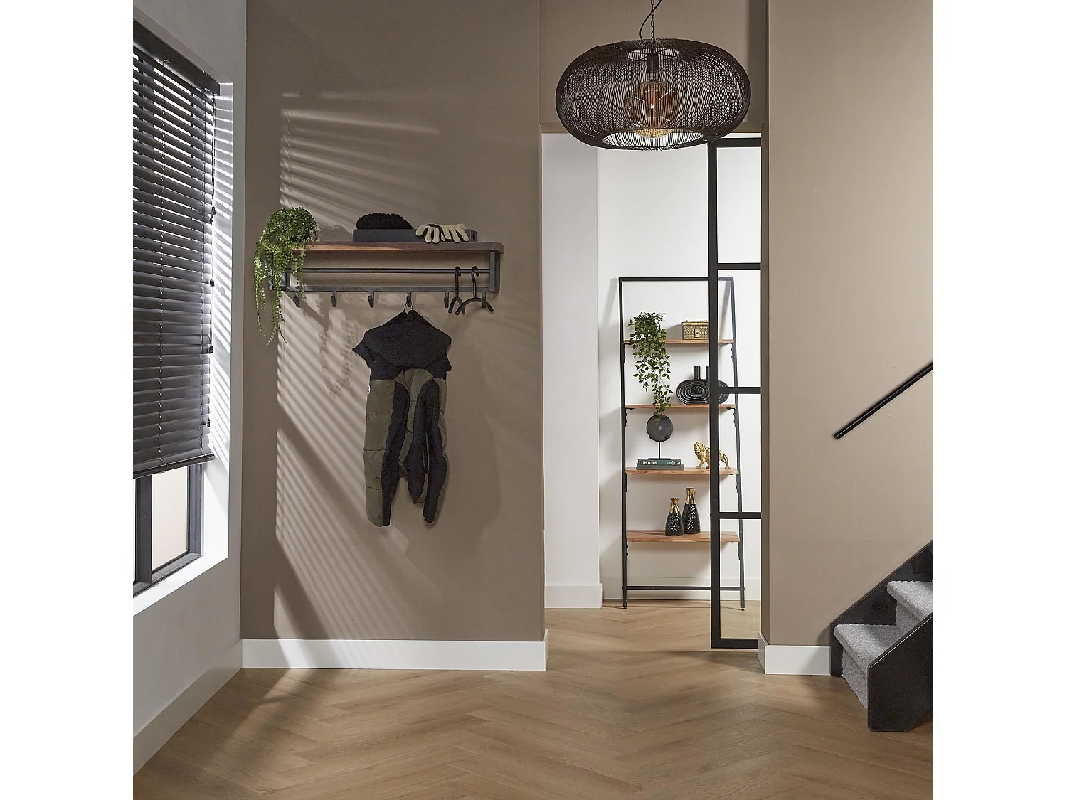 Porte-manteau Daytona avec 6 crochets - Étagère à chapeaux - Bois massif Saja - Marron - 100x30x27