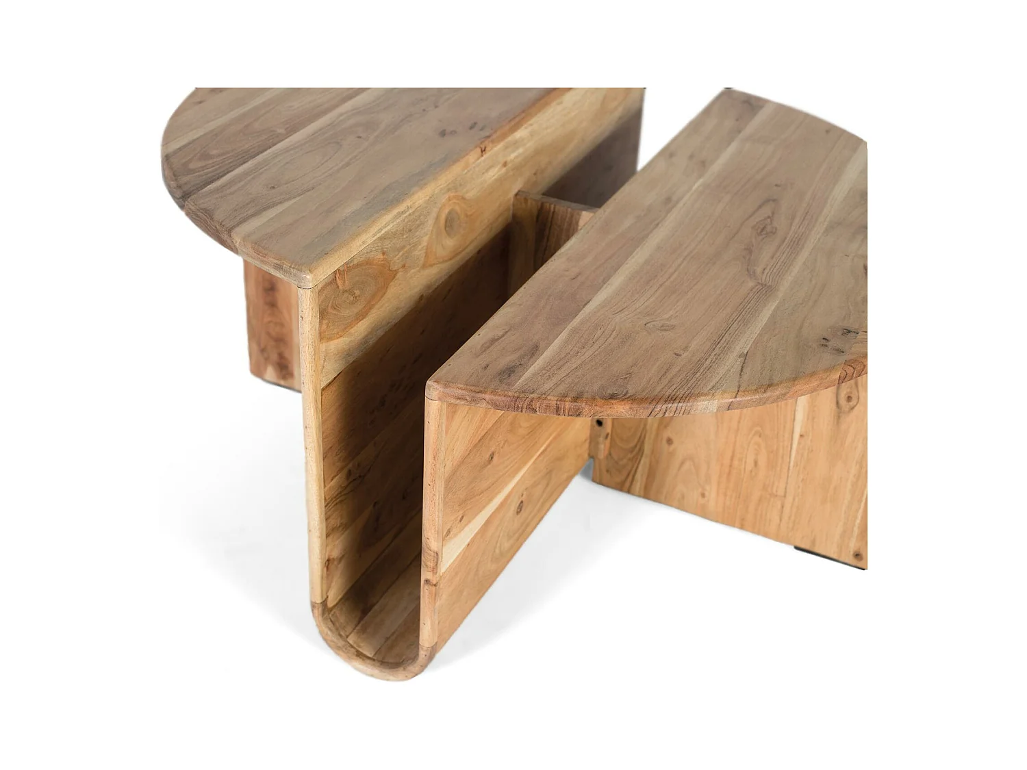 Salontafel van acaciahout met geïntegreerd tijdschriftenrek