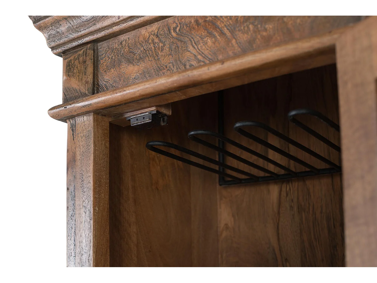 Mobile bar con anta frontale in legno di mango.