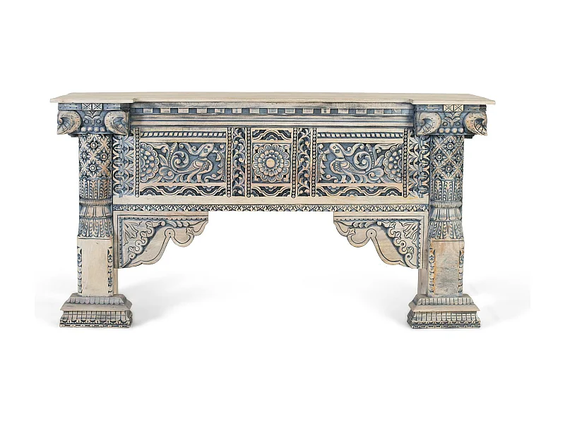 Hol wejściowy wykonany z drewna mango z ręcznie rzeźbionymi kolumnami