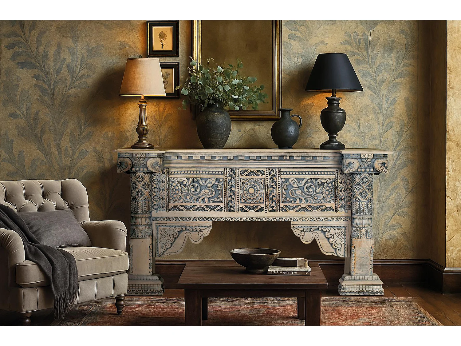 Hall d'entrée en bois de manguier avec colonnes sculptées à la main