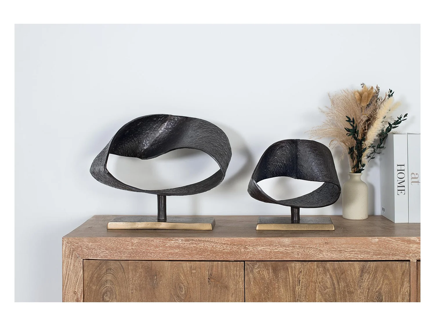 Set de deux sculptures décoratives en métal