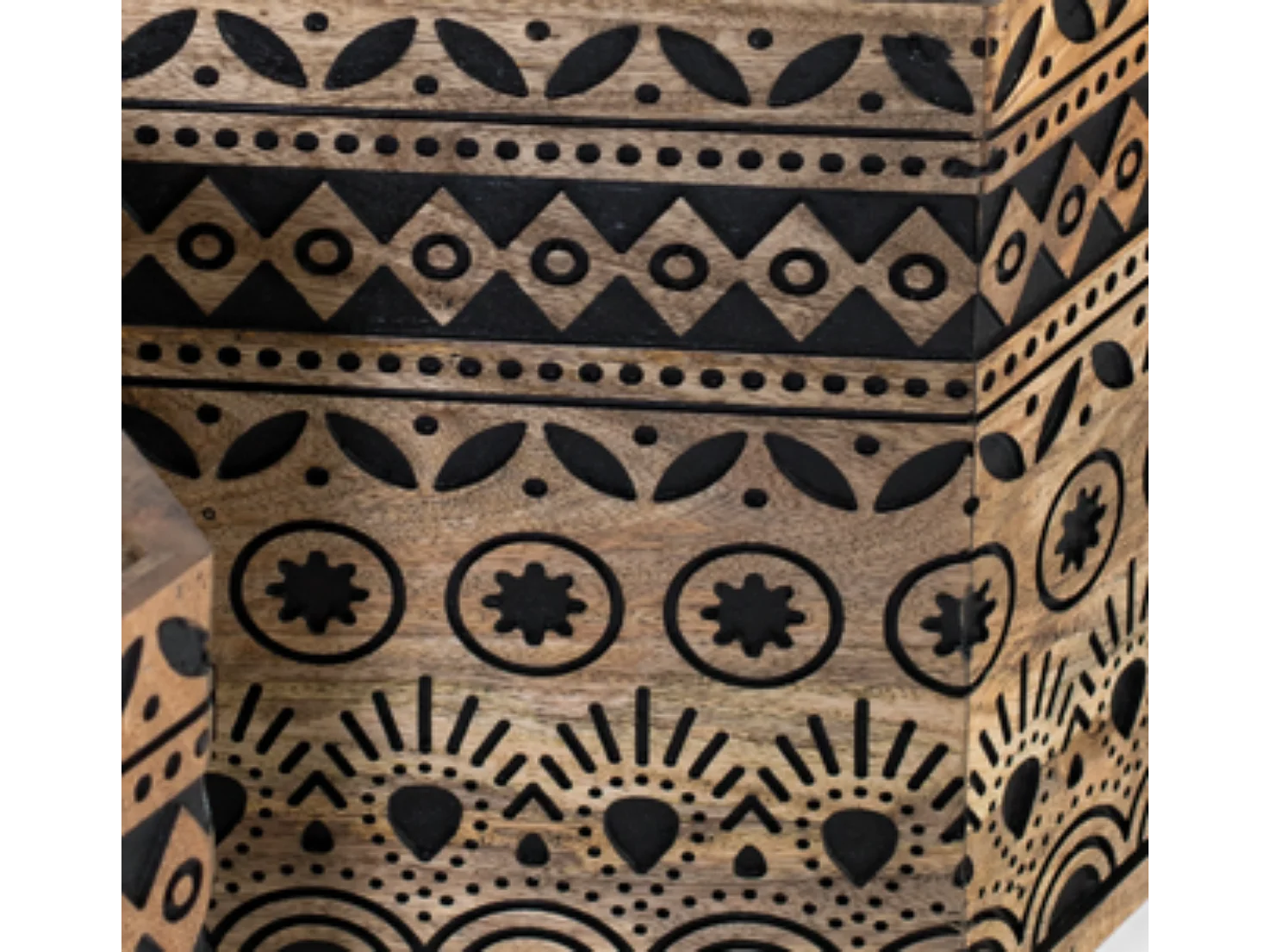 Ensemble de deux chaises en rotin avec coussins rembourrés