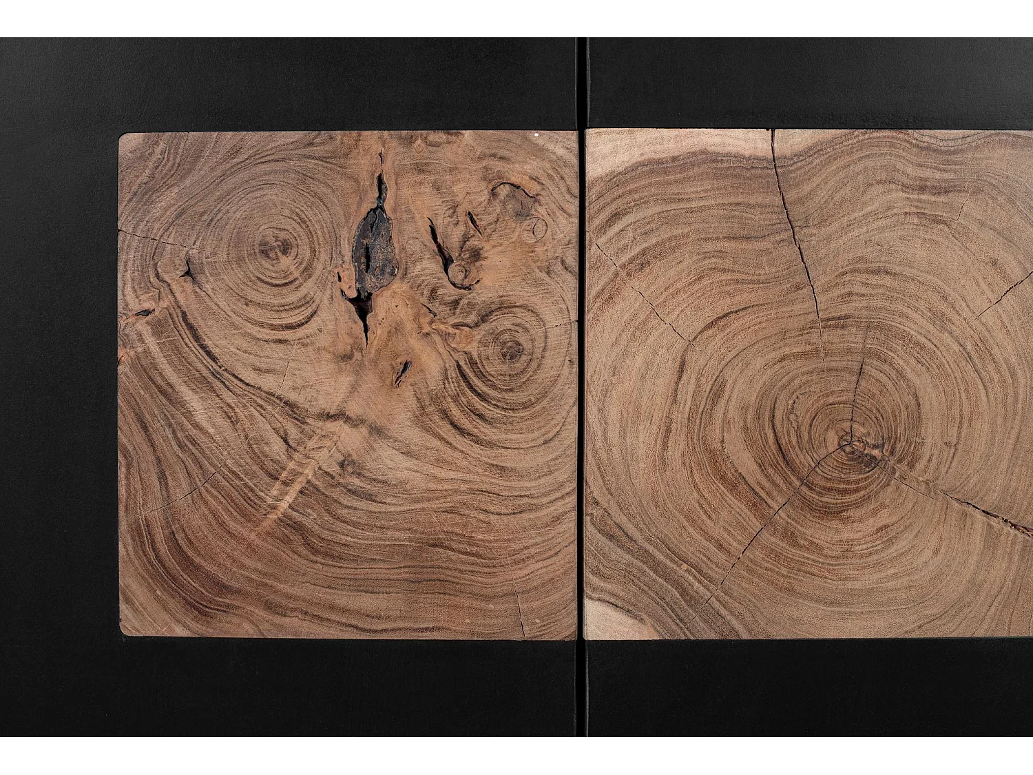 Modernes Sideboard aus Mangoholz und Eisenbeinen