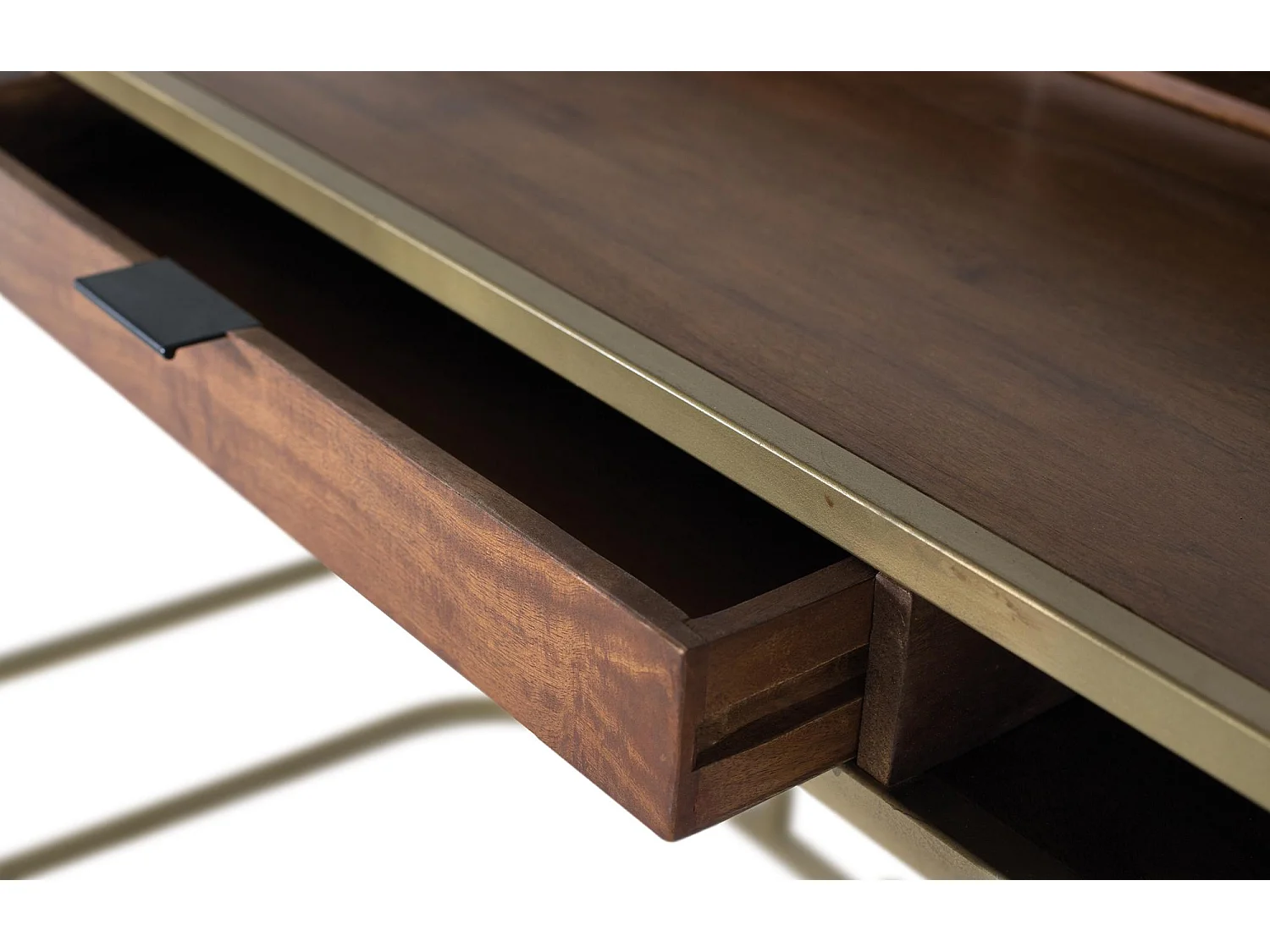 Bureau artisanal en bois de manguier avec structure dorée