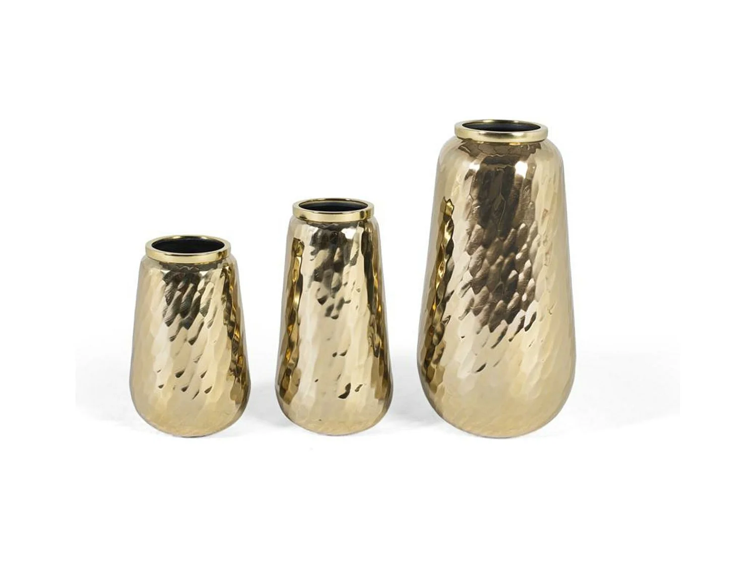 Ensemble de trois vases décoratifs en métal doré