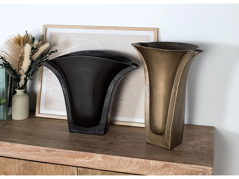 Set de deux vases en aluminium brut