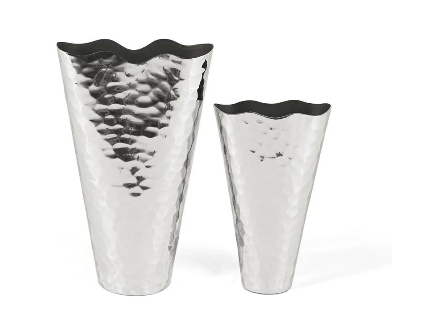 Ensemble de deux vases en aluminium avec une finition brillante
