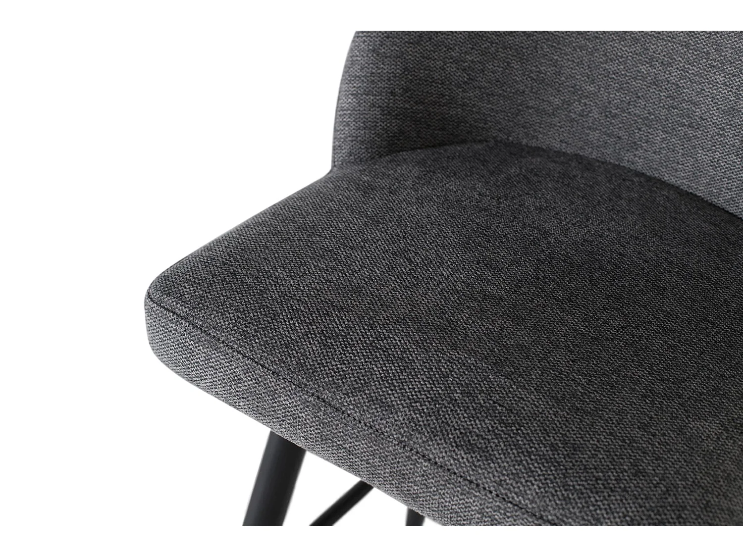 Set aus zwei mit Stoff gepolsterten und gepolsterten Hockern