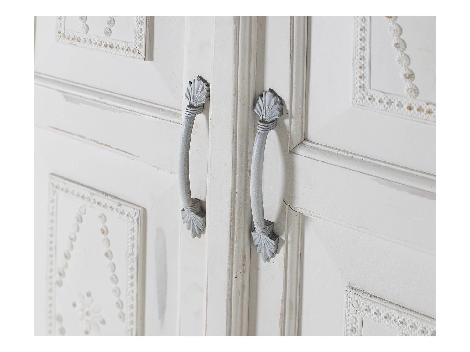 2-drzwiowa szafa wykonana ręcznie z drewna mango