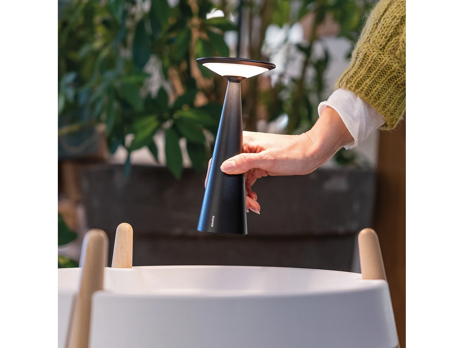 Zafferano Damina - Lampe de table LED rechargeable, variateur tactile, autonomie 8 h, IP65 - Sans fil, finition aluminium noir