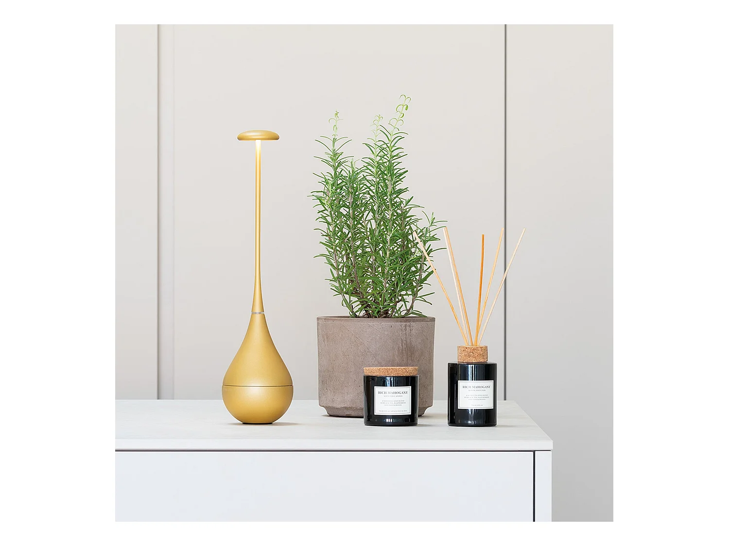 Zafferano Dondolina - Wiederaufladbare LED-Tischleuchte IP65, kabellos, Touch-Dimmer - italienisches Design, Farbe Gold