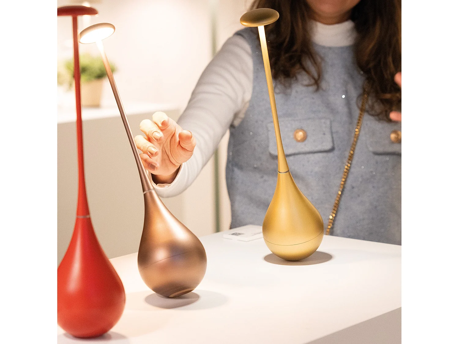 Zafferano Dondolina - Lampe de table LED rechargeable IP65, sans fil, variateur tactile - Design italien, couleur or