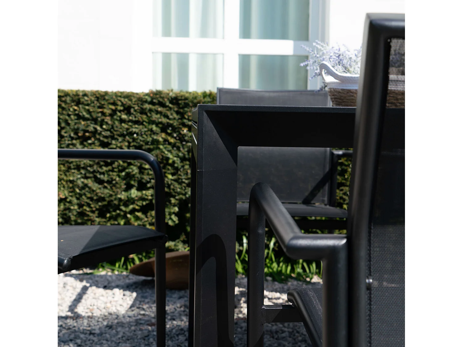 Ensemble 4/8p en aluminium et plateau en verre poli Noir avec 6 fauteuils MODULO