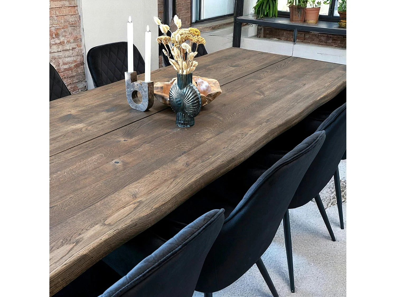 Table à rallonge en bois de chêne fumé avec bordures naturelles 240 cm SAVONE
