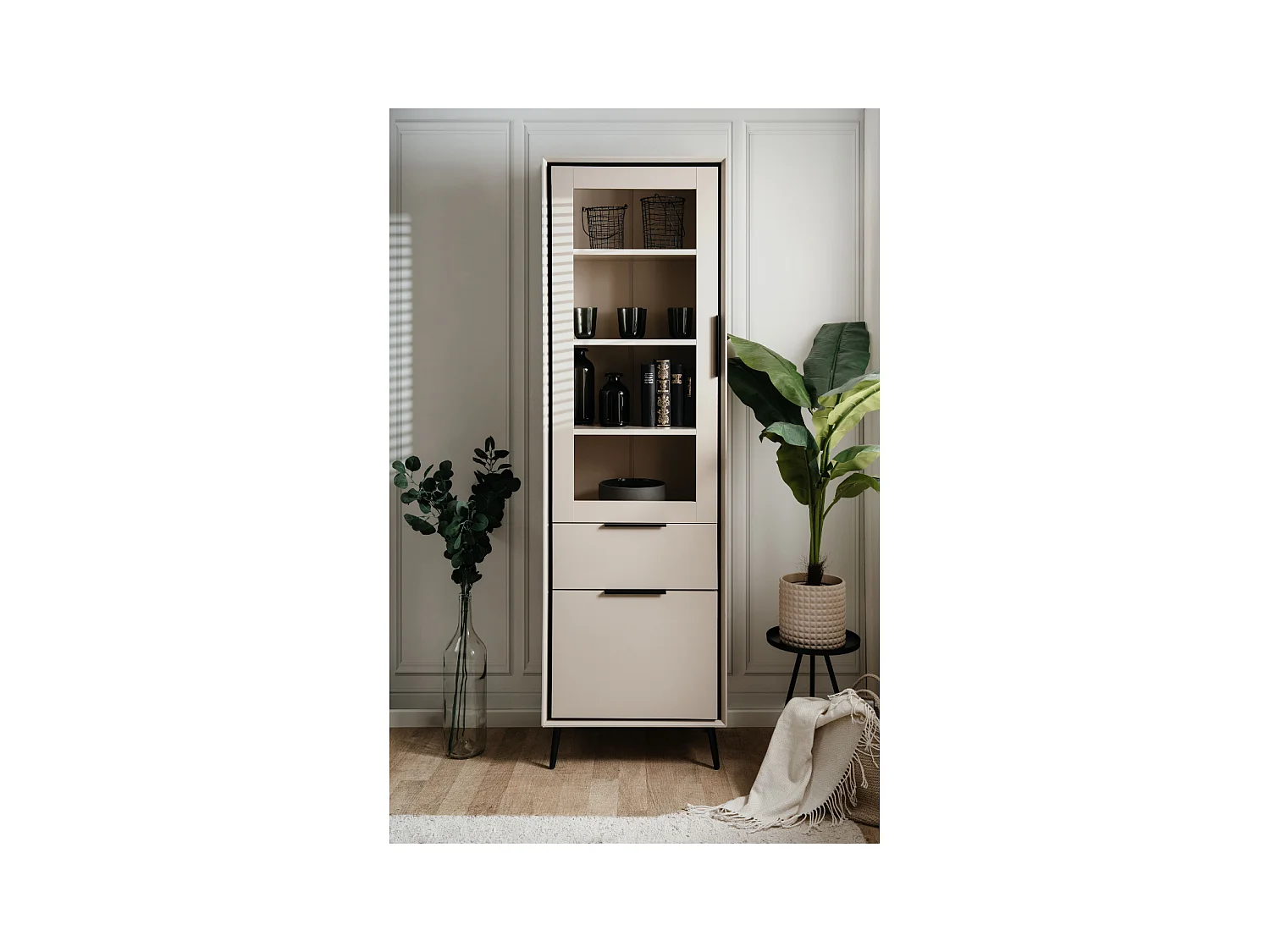Hohes Sideboard mit 1 Glastür, 1 Tür und 1 Schublade, Cappuccino und Schwarz, 60 cm – ARONA