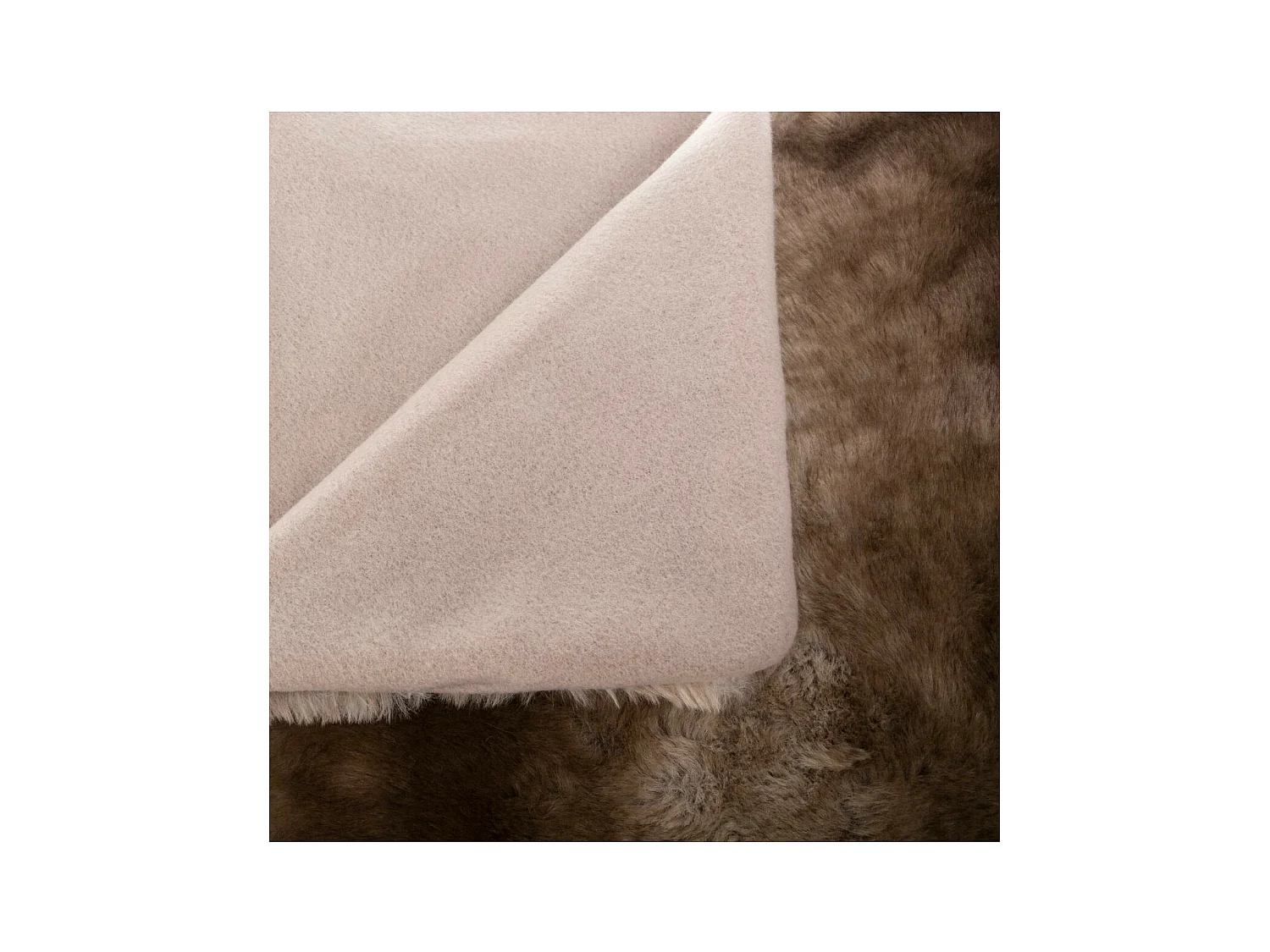 Plaid en Fourrure modèle Grizzli 120 x 160 cm