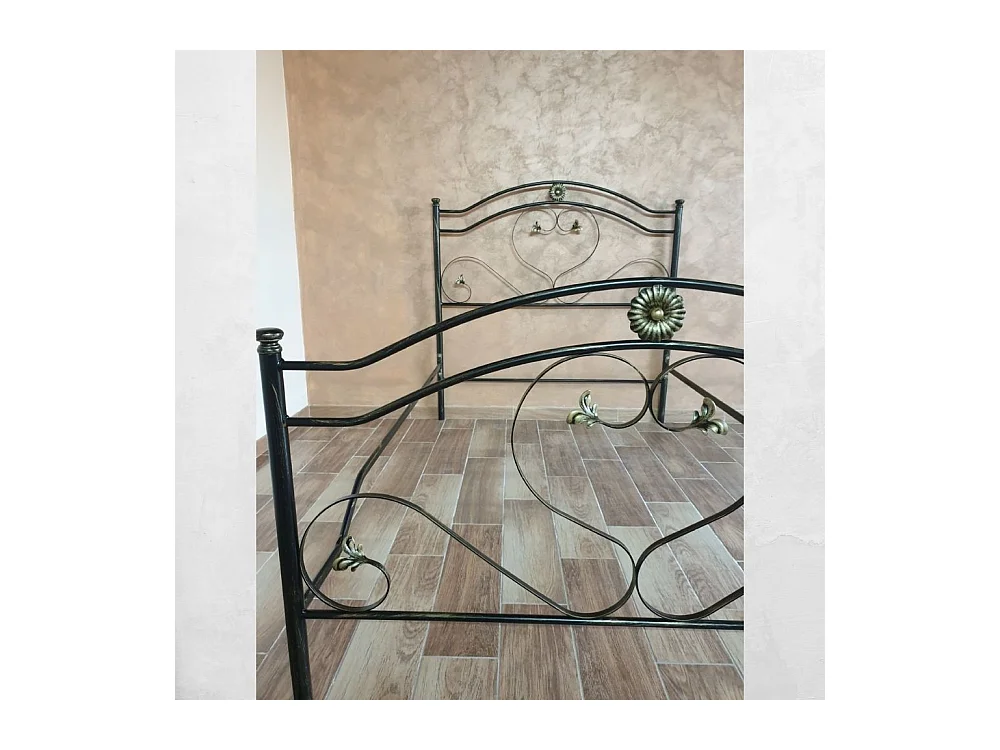 Letto matrimoniale ferro battuto Ginestra colore nero oro