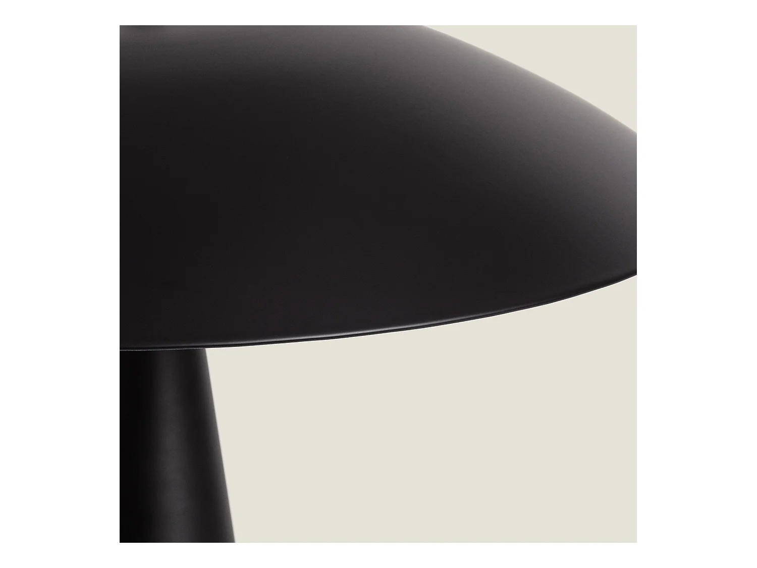 Lámpara de Mesa Metal Irmah Negro