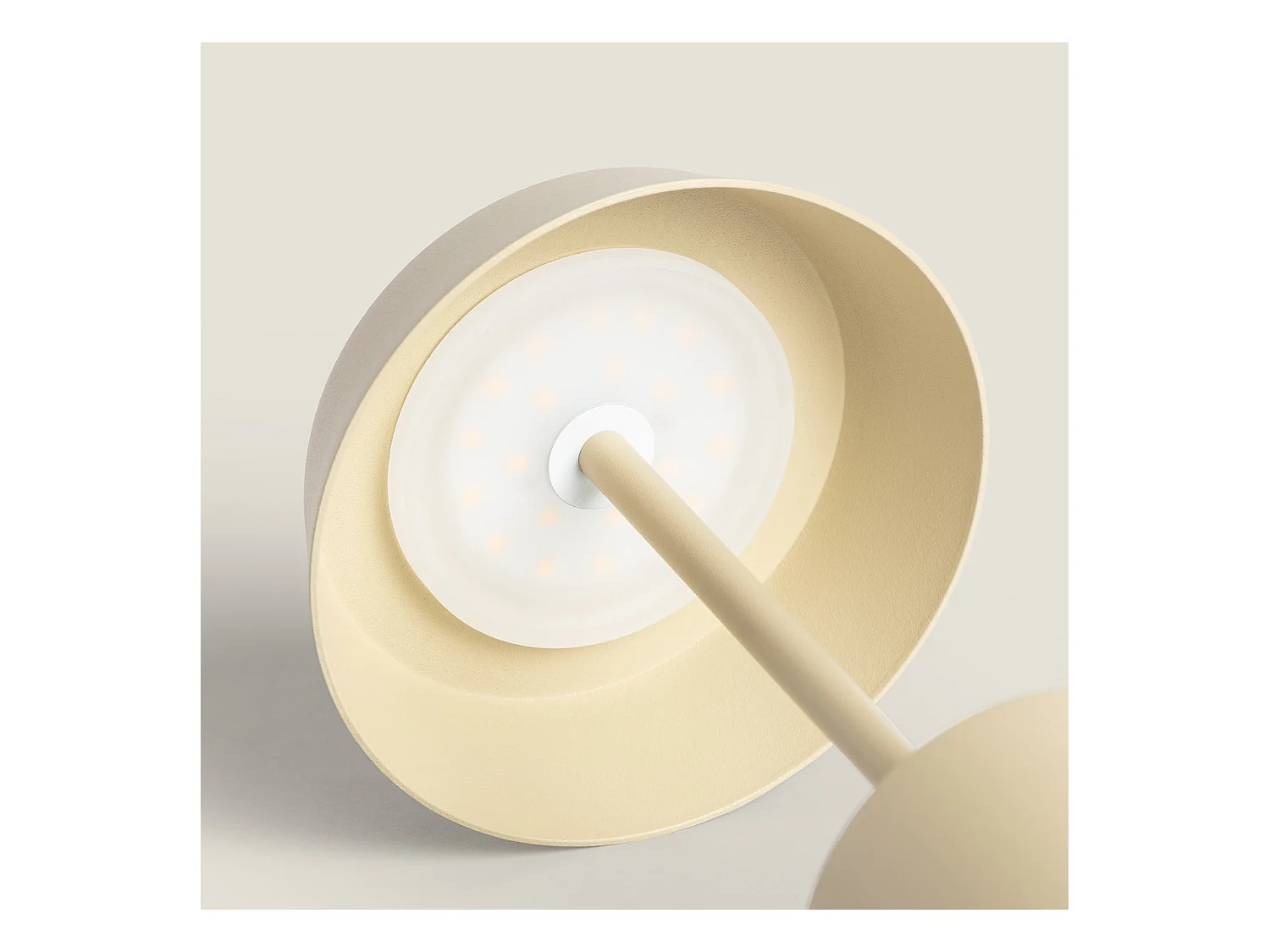 Lámpara de Mesa LED Metal Inalámbrica para Exterior Ula Beige