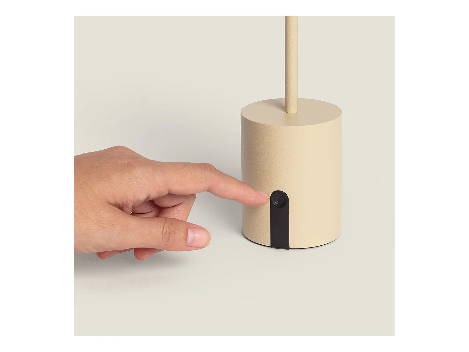 Lámpara de Mesa LED Metal Inalámbrica para Exterior Ula Beige