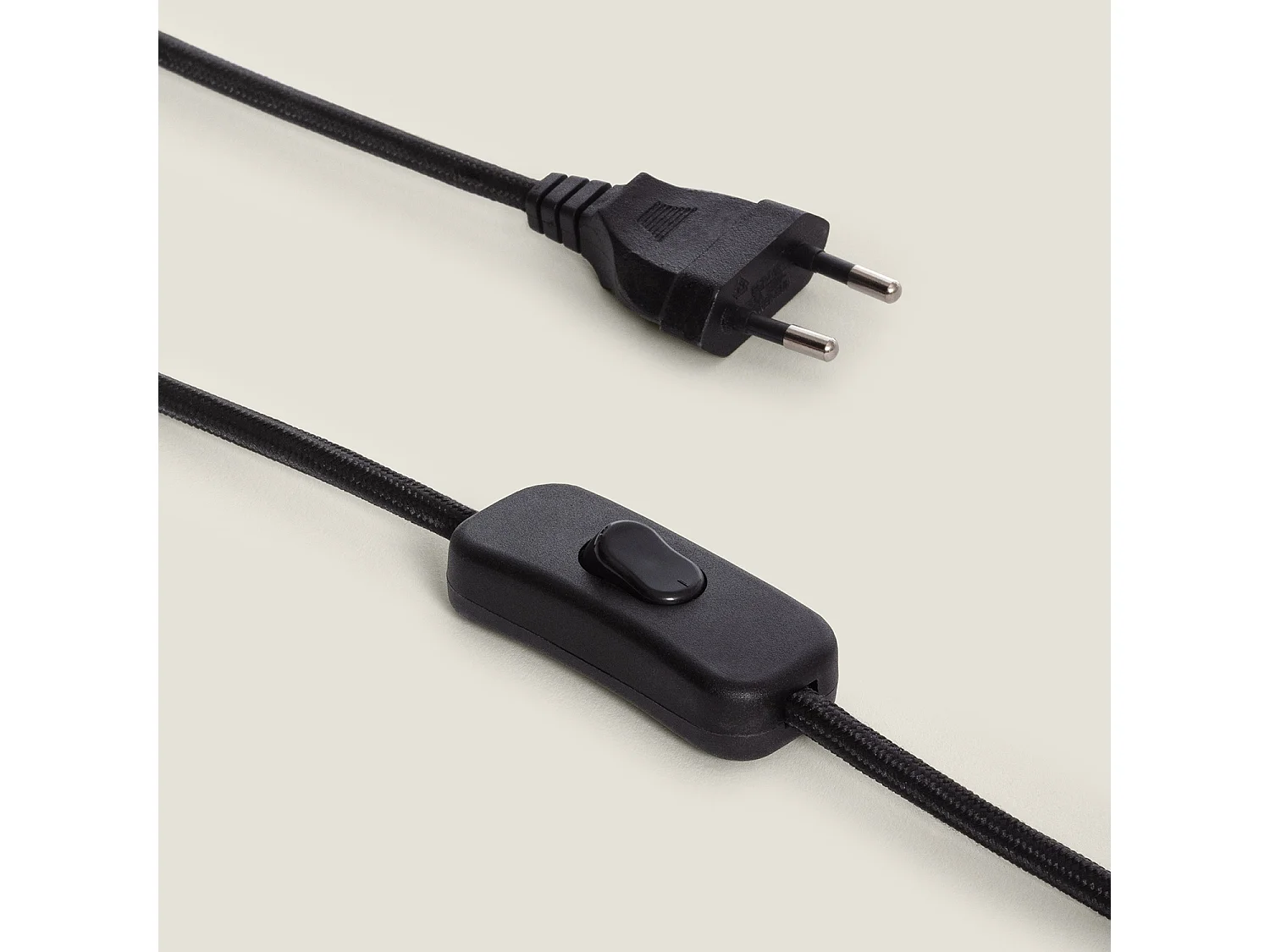 Lampe à Poser Résine Darian Noir