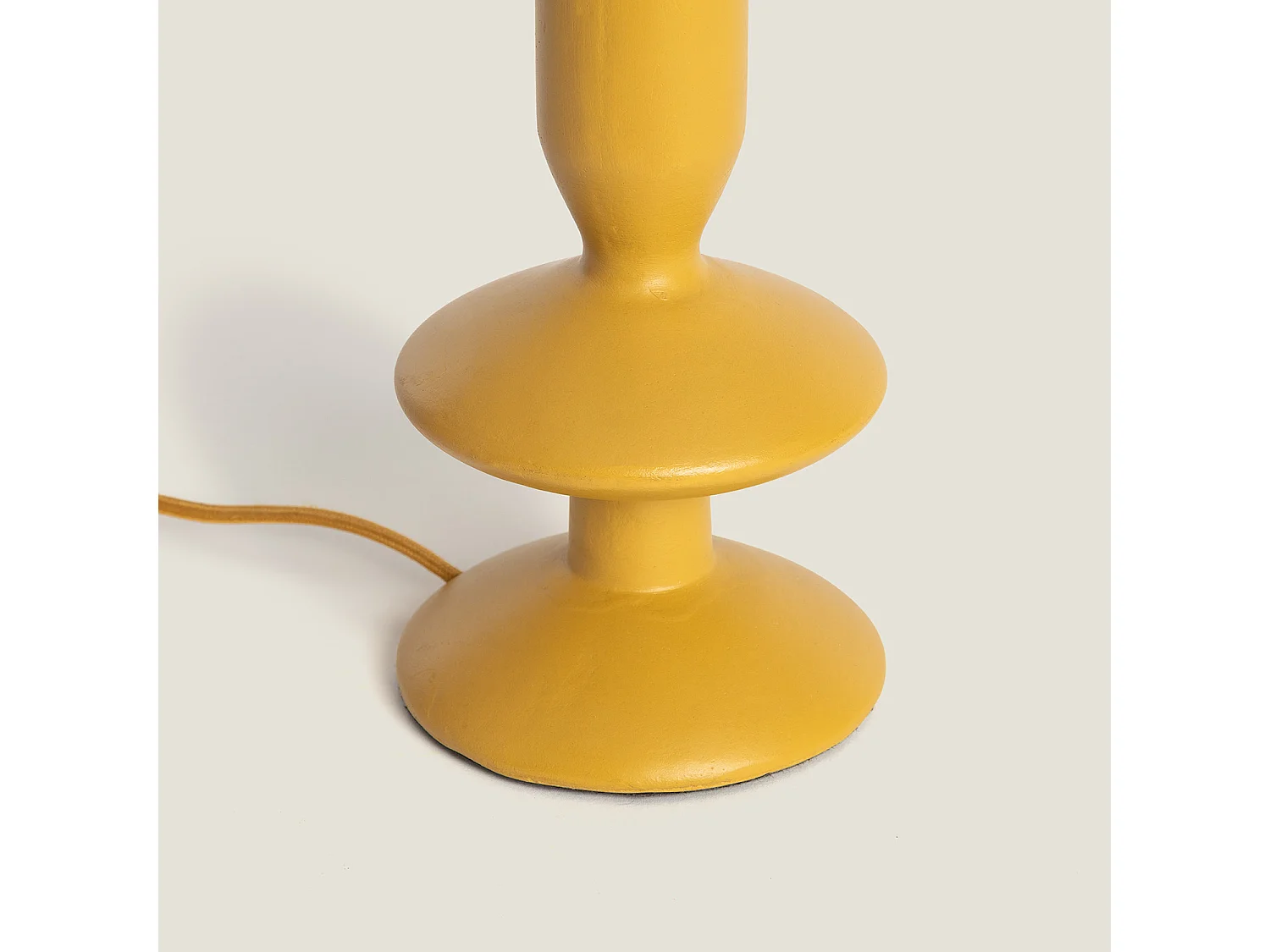 Lampe à Poser Résine Daleth Moutarde