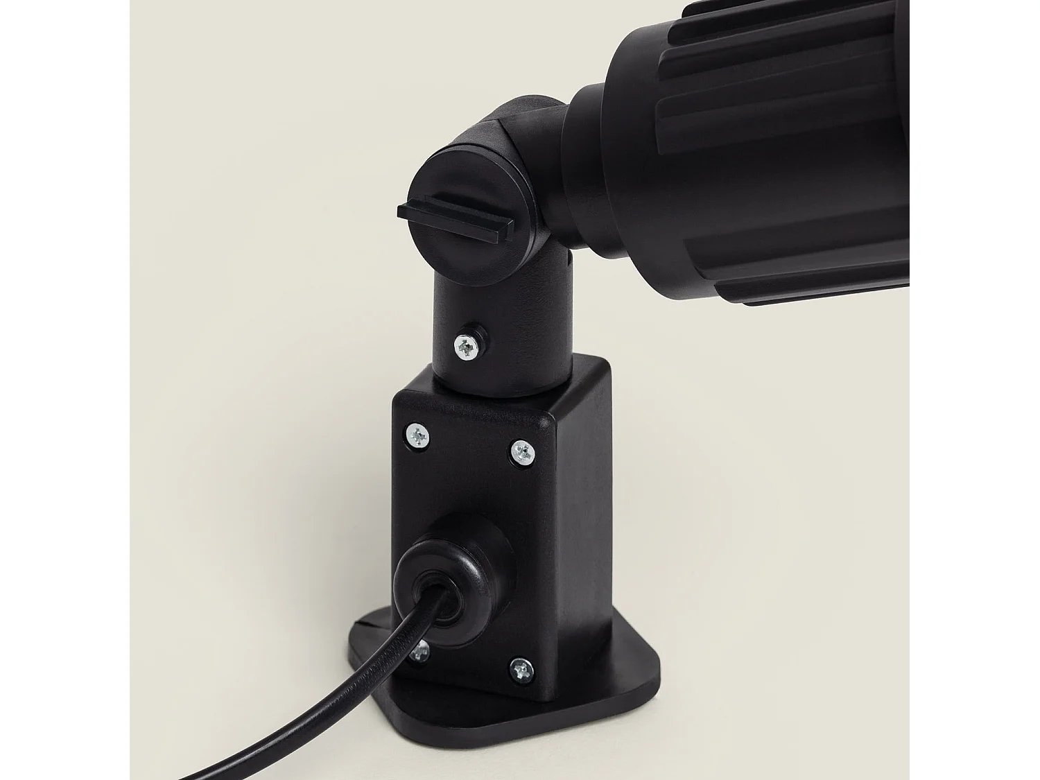 Spot Extérieur sur Piquet Alcorisa pour Ampoule E27 Noir