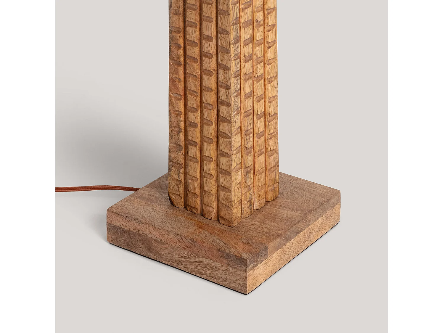 Lampada da Terra Legno Kyathi ILUZZIA Bianco