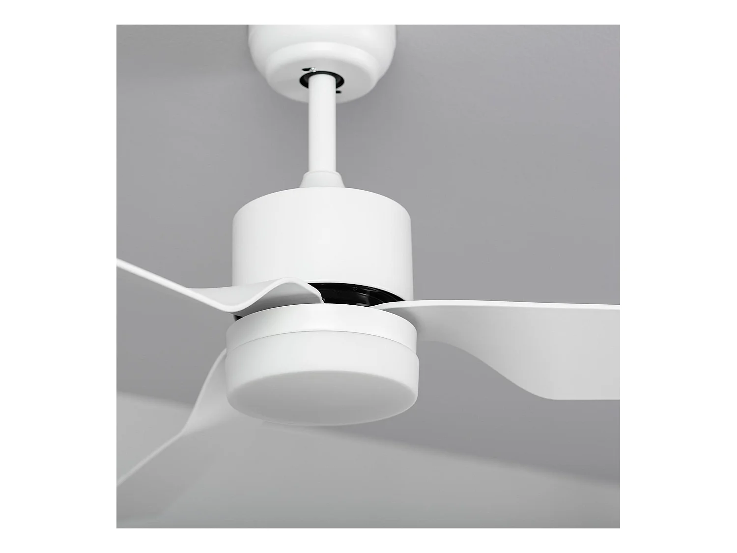 Ventilateur de plafond Silencieux Minimal Blanc 132cm Moteur DC Blanc CCT Avec lumière, Télécommande, Wifi: False