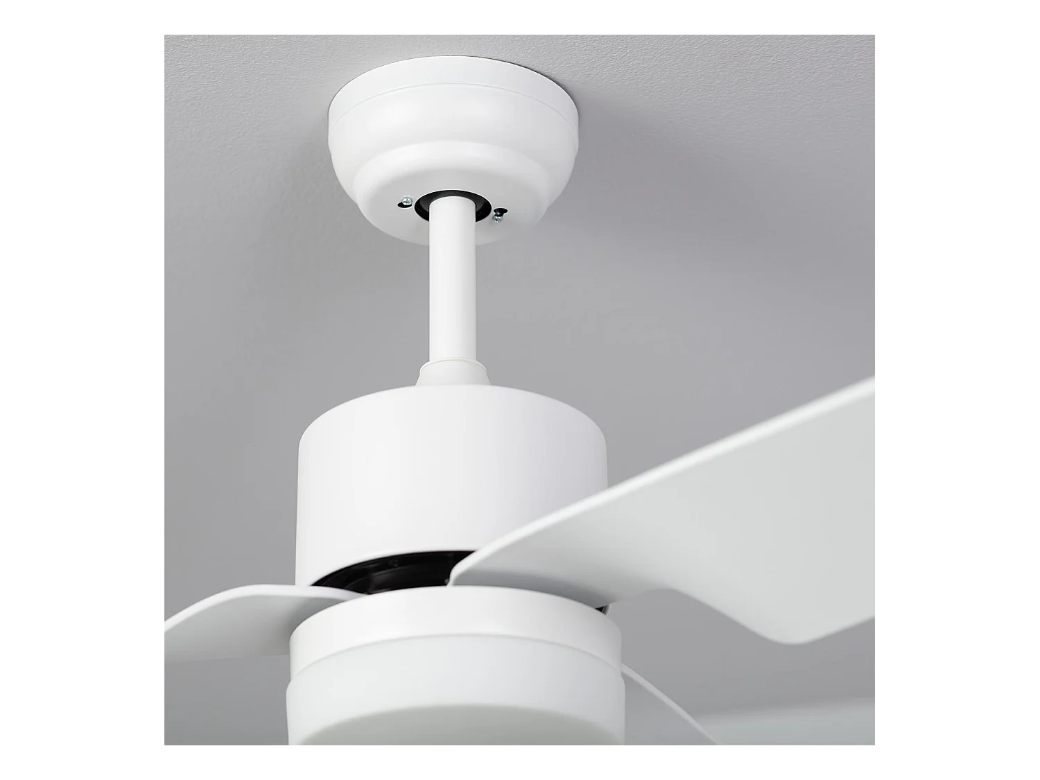 Ventilateur de plafond Silencieux Minimal Blanc 132cm Moteur DC Blanc CCT Avec lumière, Télécommande, Wifi: False