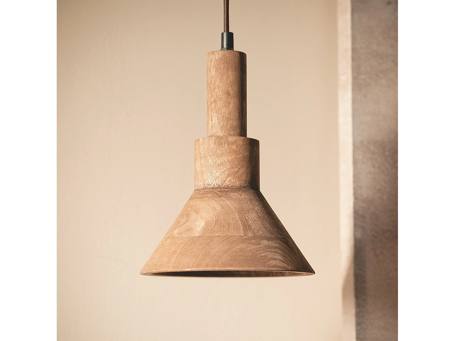Suspension Bois Dallas Cône Brun