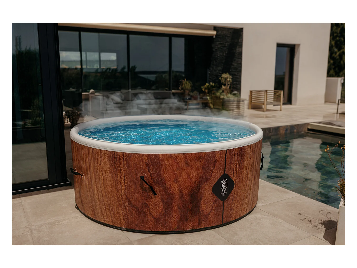 Spa Gonflable Tahiti | 180 Cm De Diamètre | 1100 Litres | Moteur 2240 W | Jusqu'à 6 Personnes