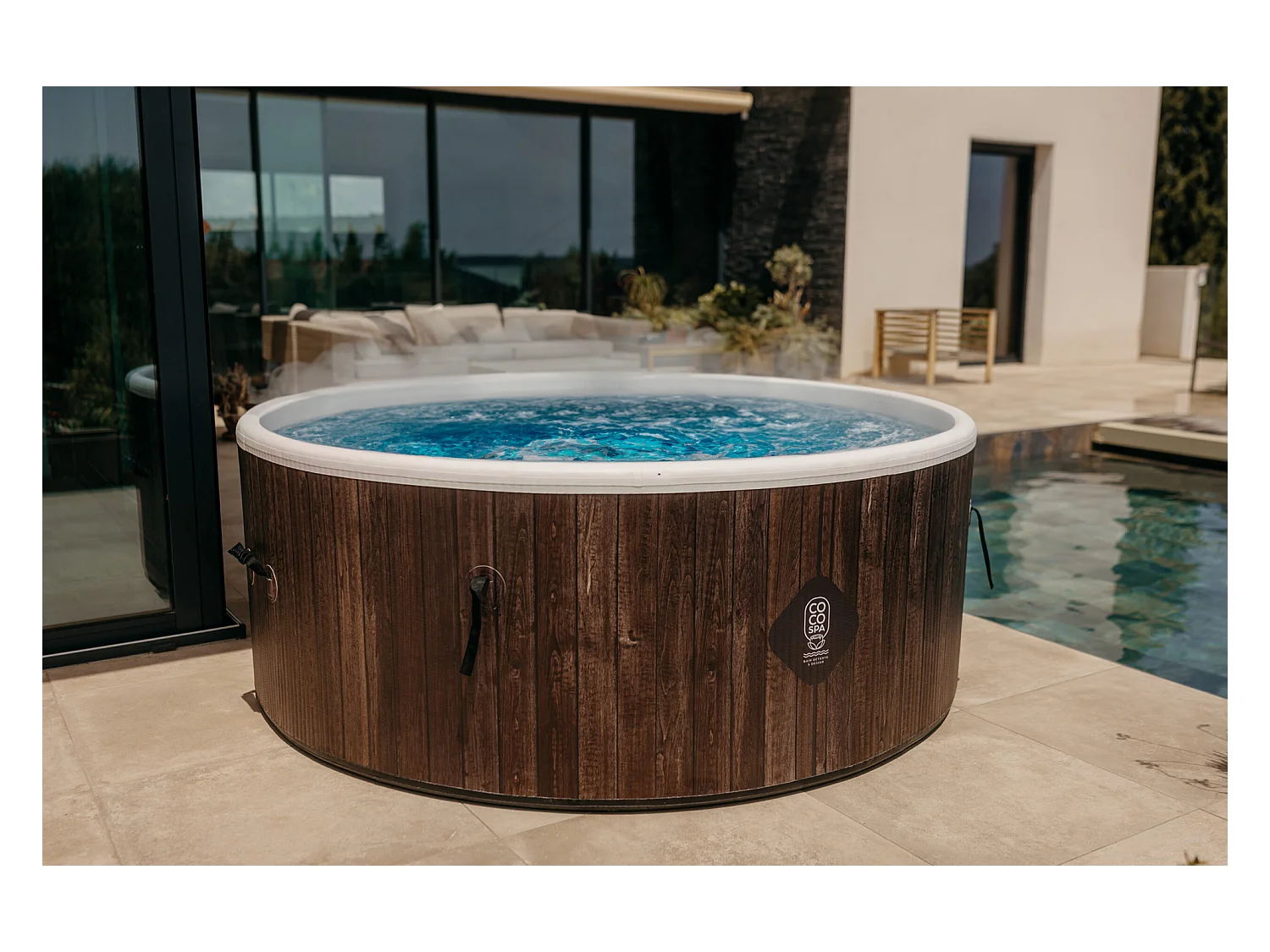 Spa Gonflable Helsinki 180 Cm De Diamètre | 1100 Litres | Moteur 2240 W | Jusqu'à 6 Personnes