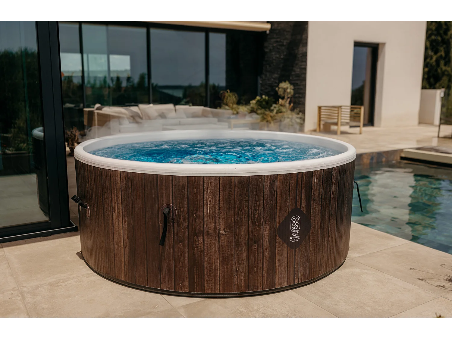 Opblaasbare Spa Helsinki Coco Spa  – 180 cm diameter | 1100 liter | 2240 W motor | Tot 6 personen