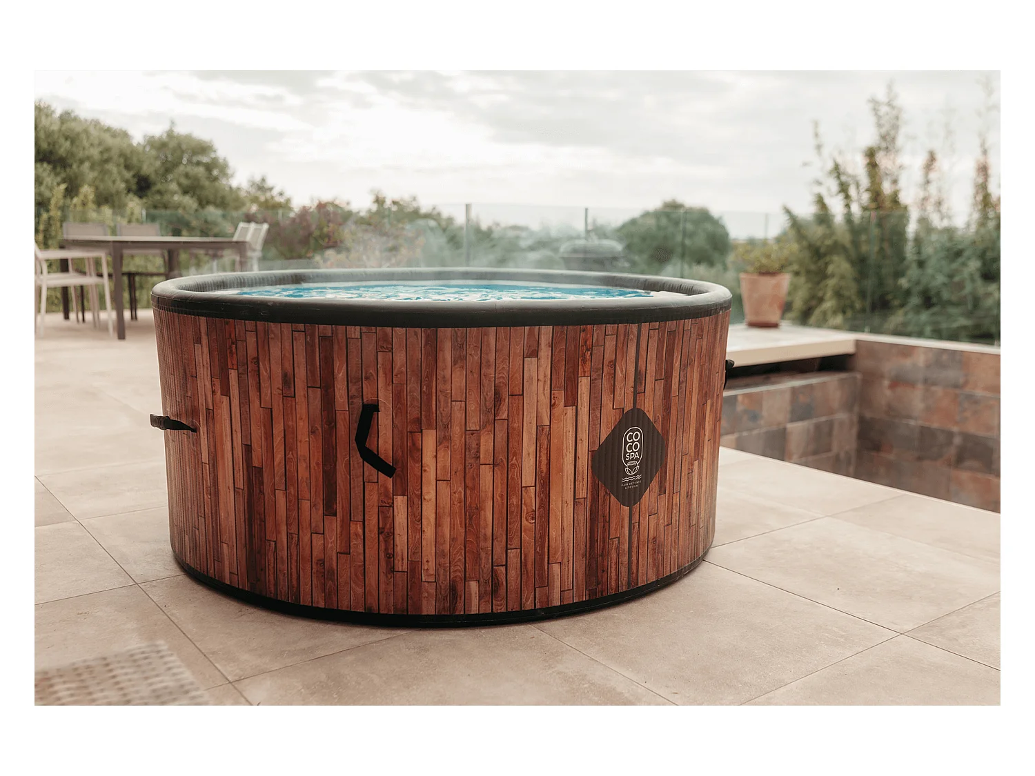 Coco Spa Exotik Opblaasbare Spa – 150 cm diameter – 800 liter – 2240 W motor – 2 tot 4 personen