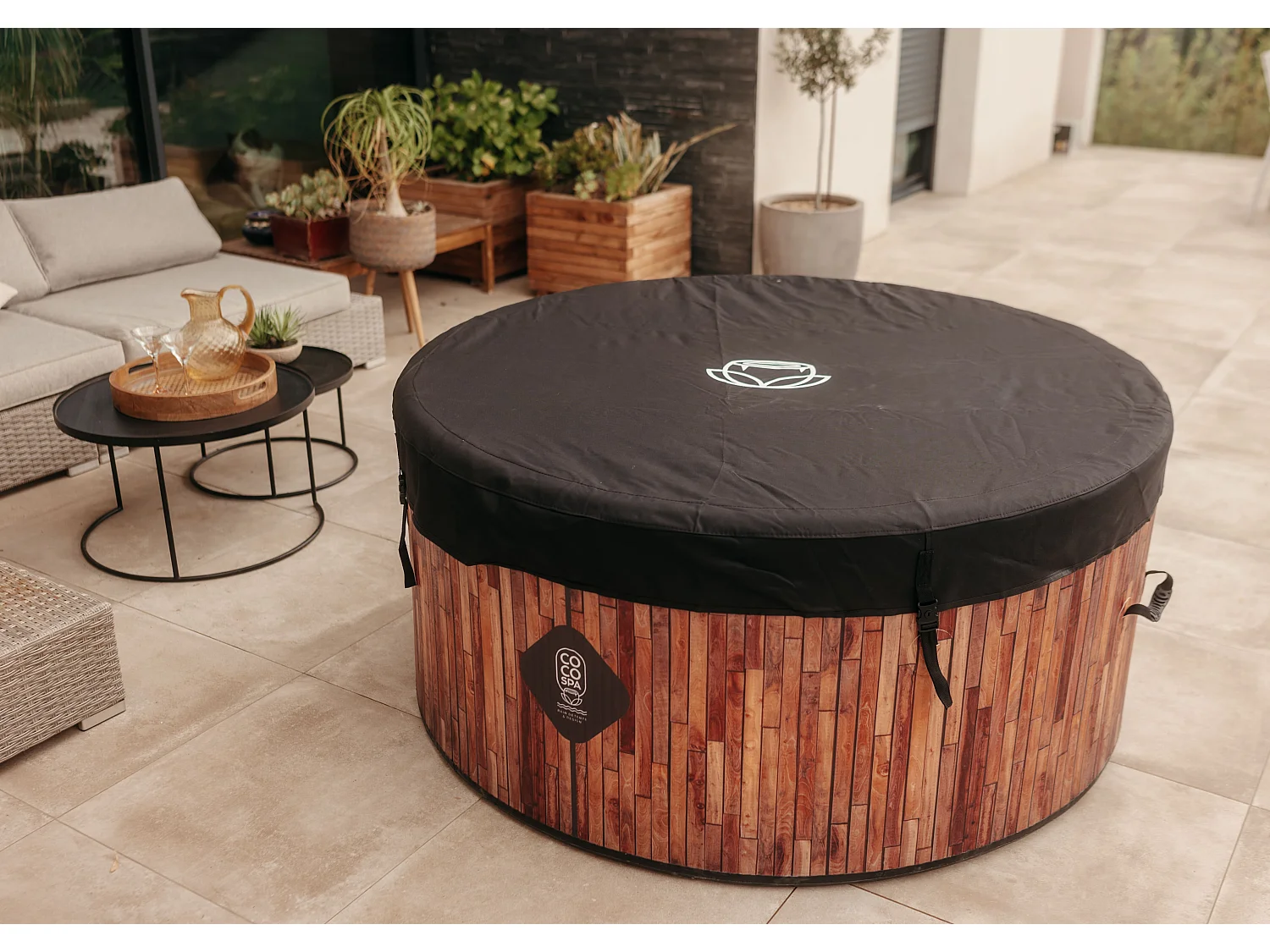 Coco Spa Exotik Spa Gonfiabile - Diametro 150 cm - 800 Litri - Motore da 2240 W - Da 2 a 4 Persone