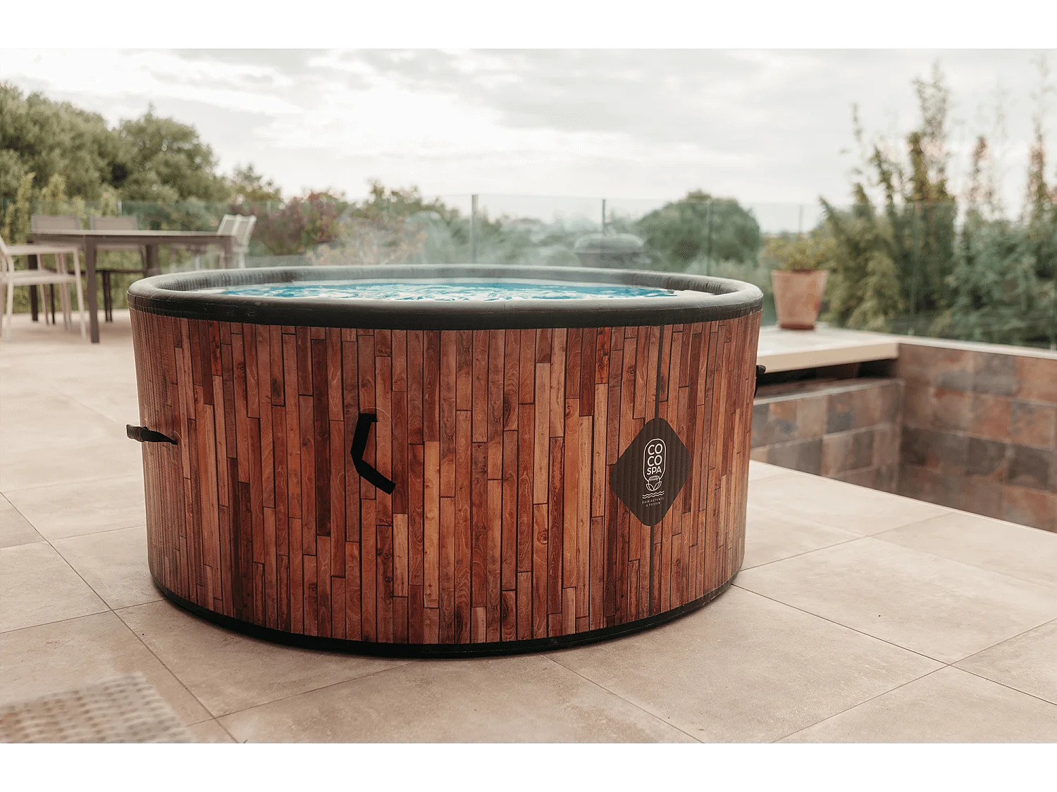 Coco Spa Exotik Opblaasbare Spa – 150 cm diameter – 800 liter – 2240 W motor – 2 tot 4 personen