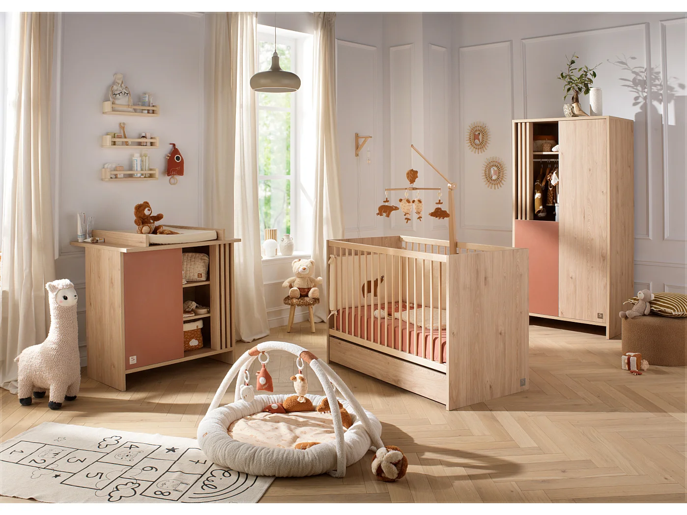 Lit bébé 120x60 à barreaux en bois décor chêne suave avec matelas TOKYO - Sauthon