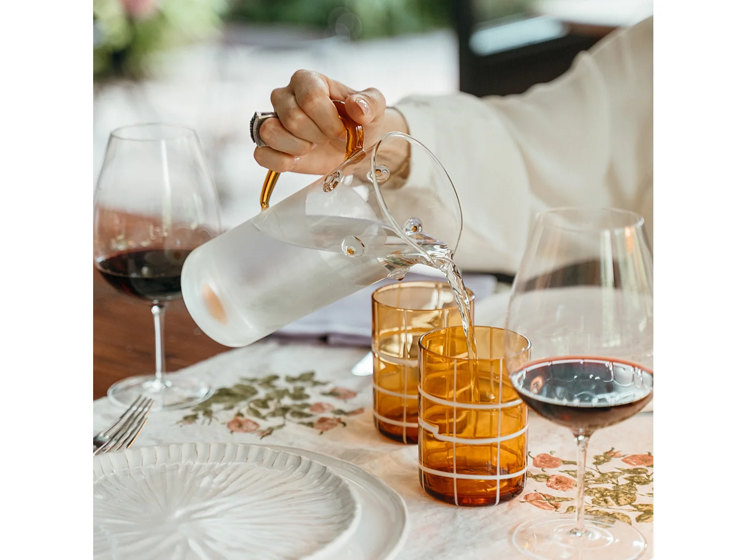 Zafferano Twiddle - Lot de 6 verres en verre soufflé ambré, 35 cl - Verres faits main avec décoration blanche, lavables au lave-vaisselle