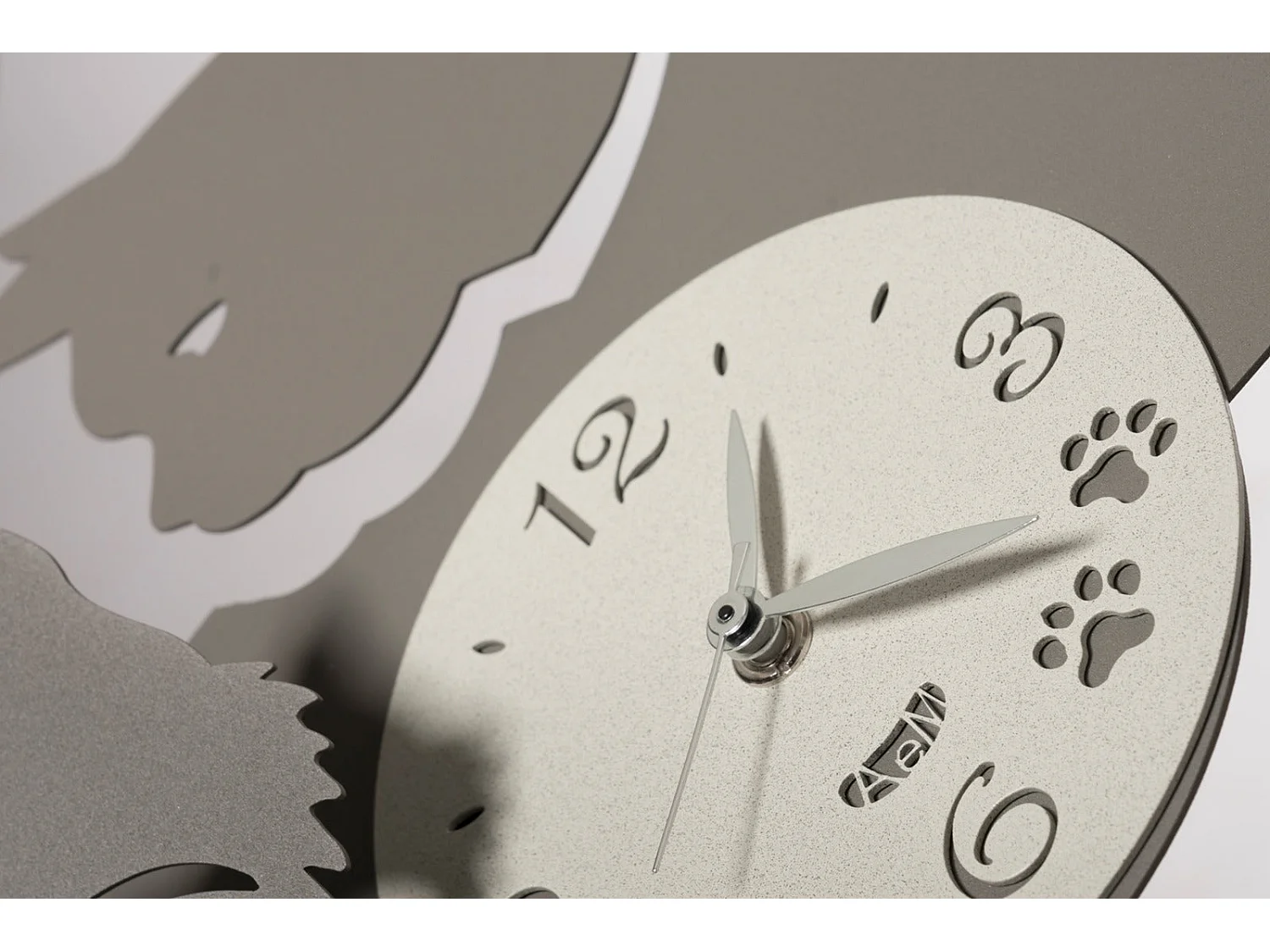 Relógio de parede Mamma Gatta 38x27 cm em ferro preto - Design com gato e gatinhos - Mecanismo de bateria silencioso - Fabricado na Itália